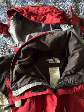 The North Face Red Hooded Kids Outdoor Ski/Snowboard Jacket